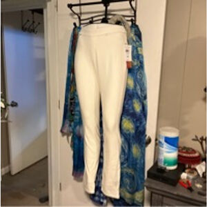 True slim jeggings size 12 NWT SIZE 12 IN WHITE
